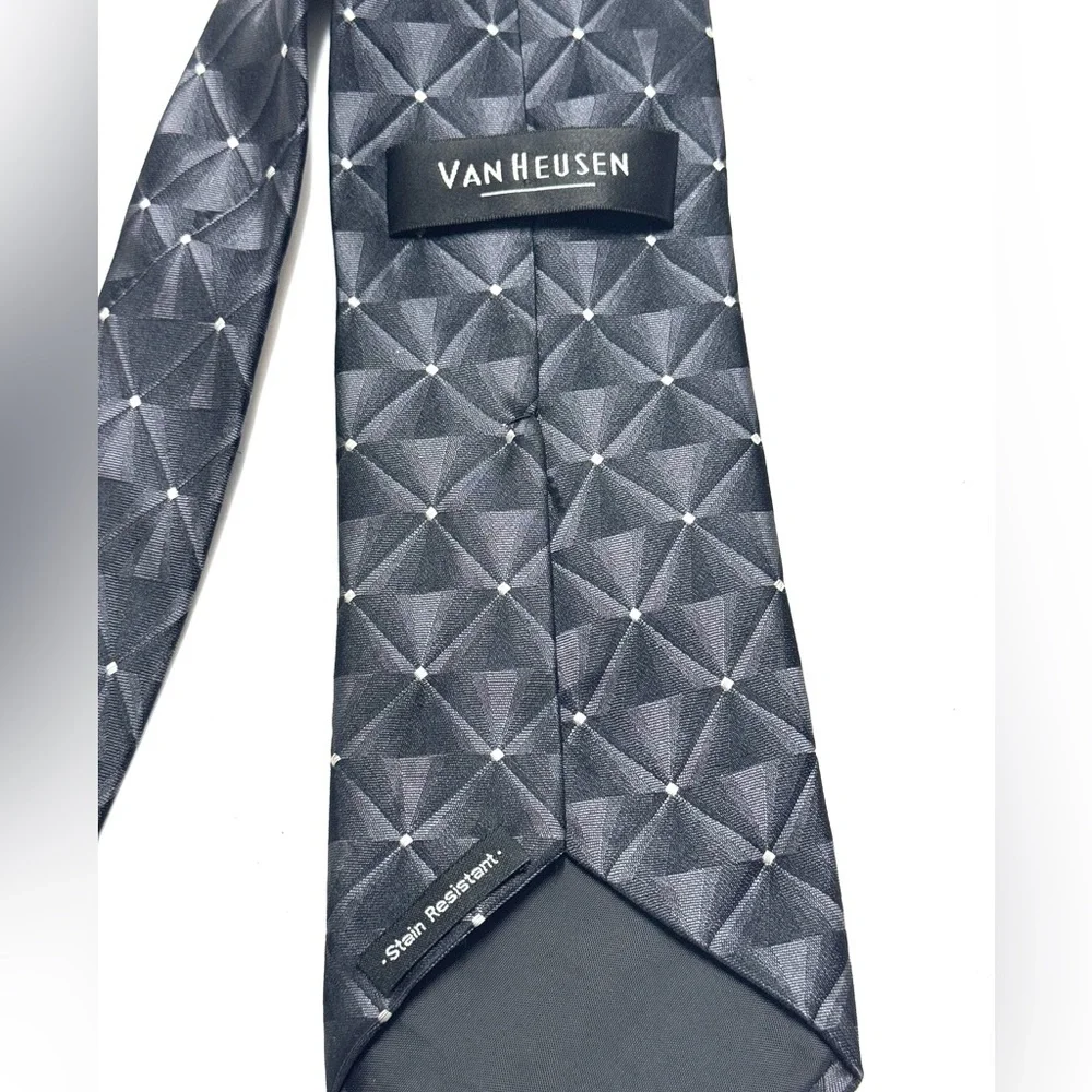 Van Huesen Men’s‎ Tie